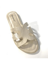 Load image into Gallery viewer, Babbi 18 Nude Sandals
